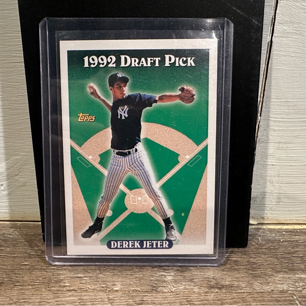 DEREK JETER RC 1992 TOPPS DRAFT PICK #98 ROOKIE BASEBALL CARD NEW YORK YANKEES